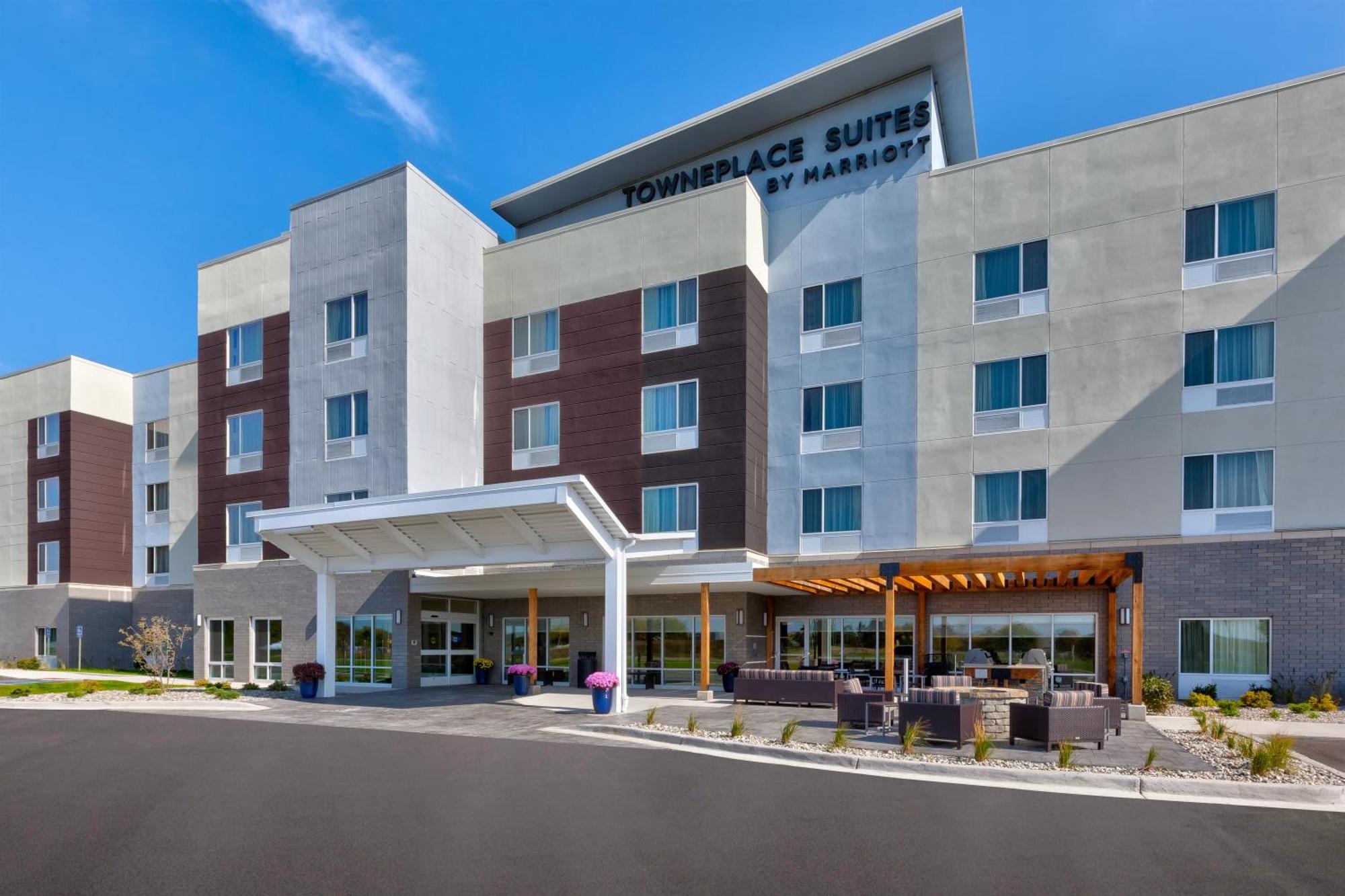 Towneplace Suites By Marriott Grand Rapids Airport Southeast Exterior foto